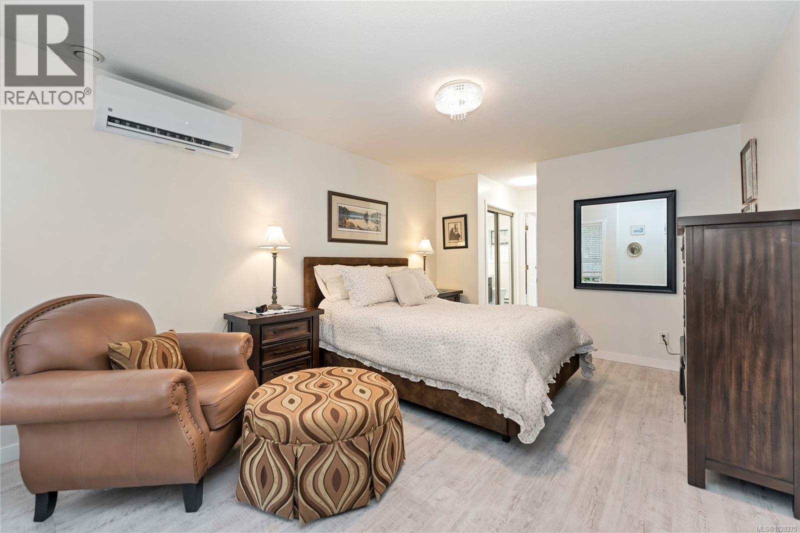 990 Scottswood Close, Saanich, British Columbia  V8Y 2V1 - Photo 12 - 1028275