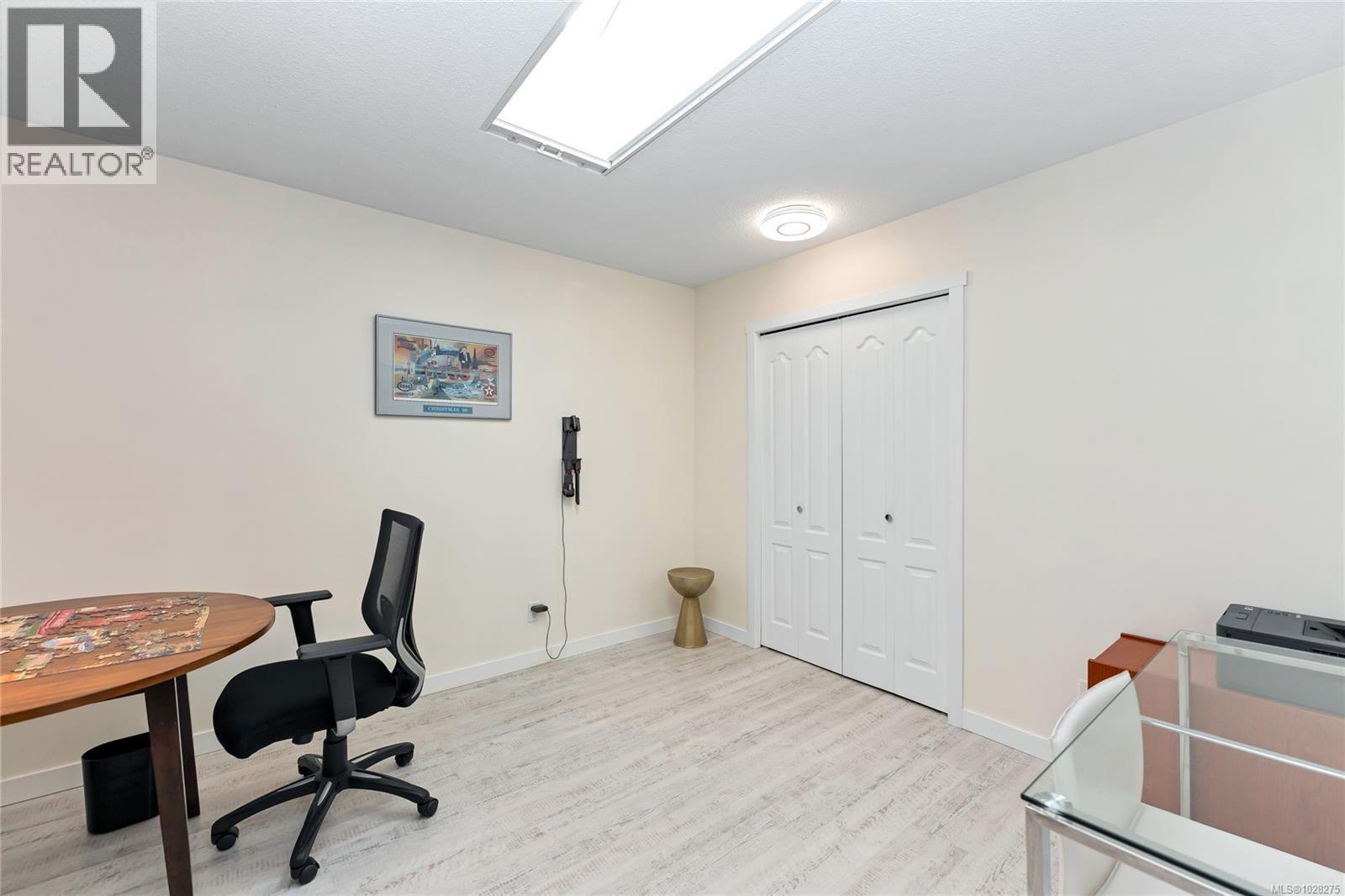 990 Scottswood Close, Saanich, British Columbia  V8Y 2V1 - Photo 15 - 1028275