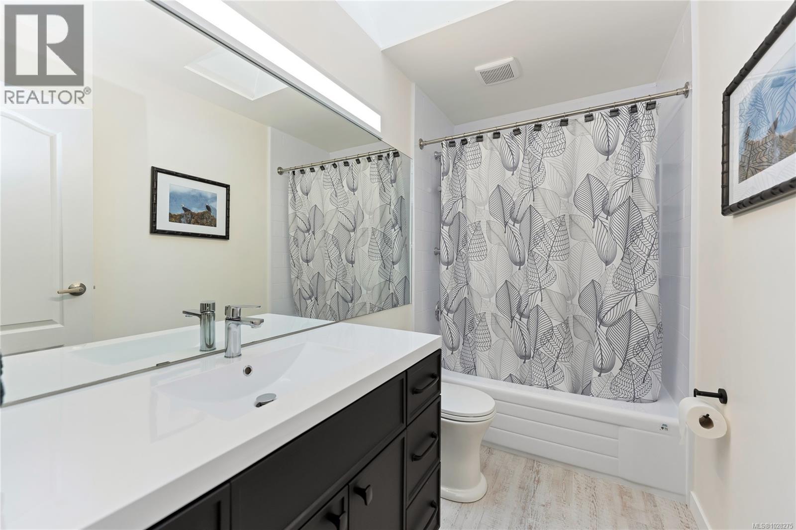 990 Scottswood Close, Saanich, British Columbia  V8Y 2V1 - Photo 17 - 1028275