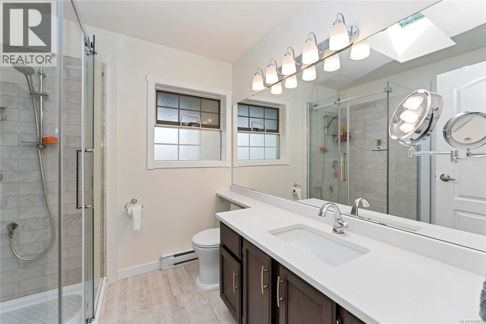 990 Scottswood Close, Saanich, British Columbia  V8Y 2V1 - Photo 13 - 1028275