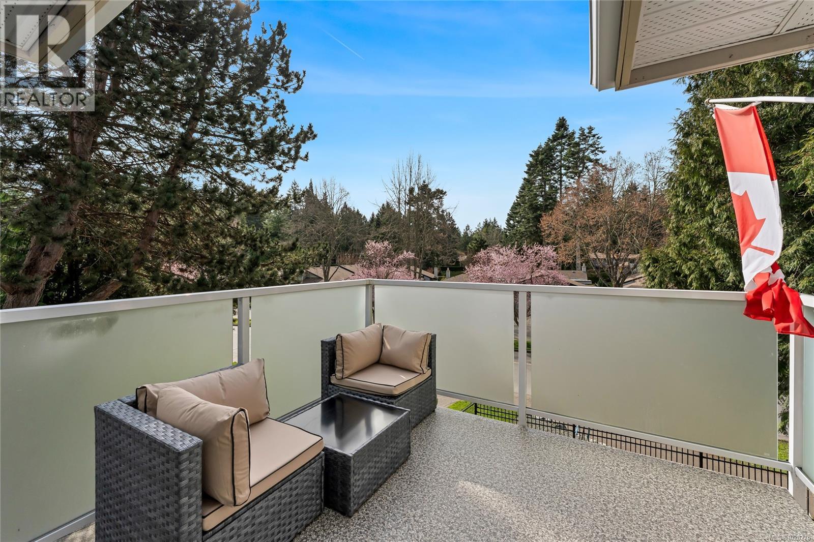 990 Scottswood Close, Saanich, British Columbia  V8Y 2V1 - Photo 24 - 1028275