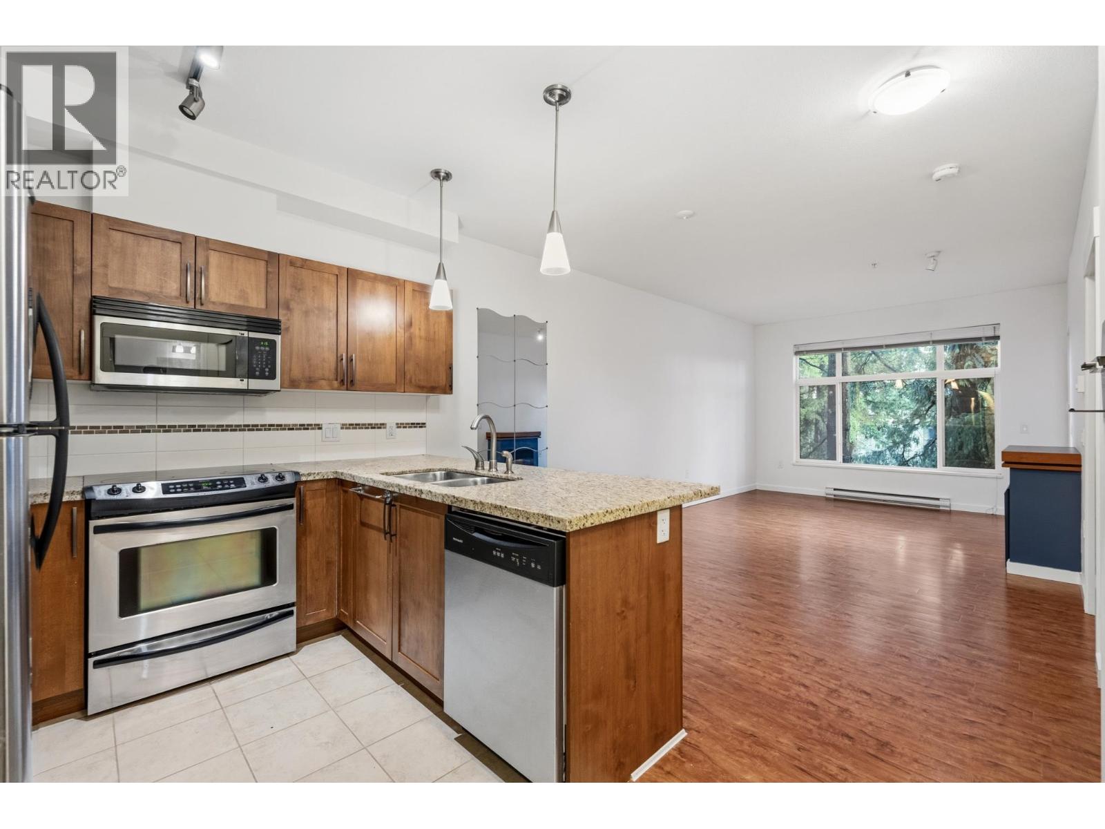 309 11950 Harris Road, Pitt Meadows, British Columbia  V3Y 0B7 - Photo 4 - R3098568