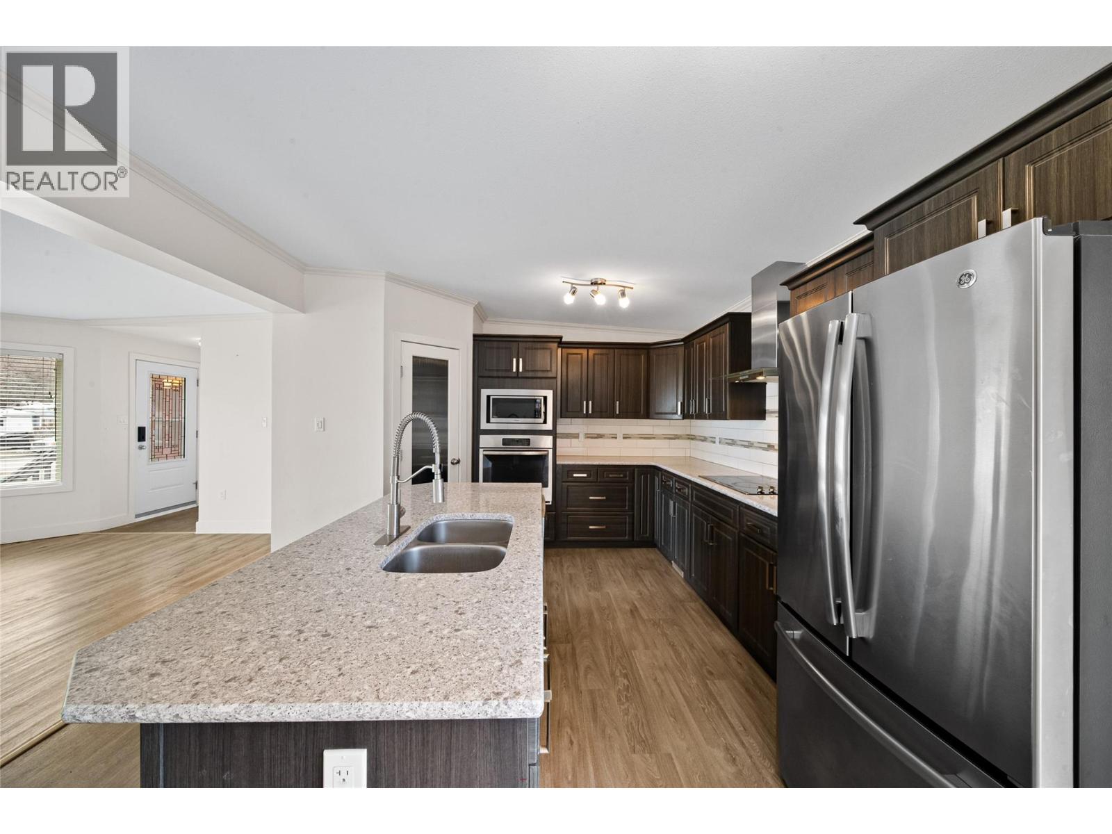 7155 Dallas Drive Unit# B11, Kamloops, British Columbia  V2C 4T1 - Photo 10 - 10378689