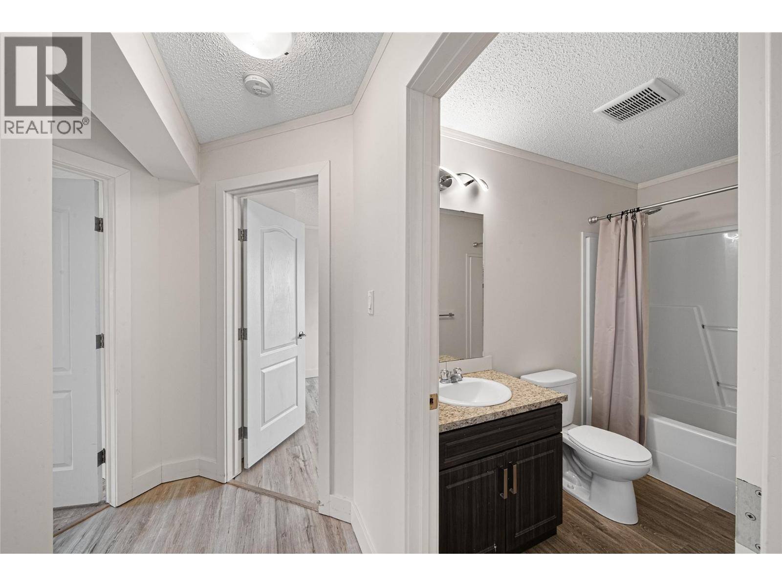 7155 Dallas Drive Unit# B11, Kamloops, British Columbia  V2C 4T1 - Photo 13 - 10378689