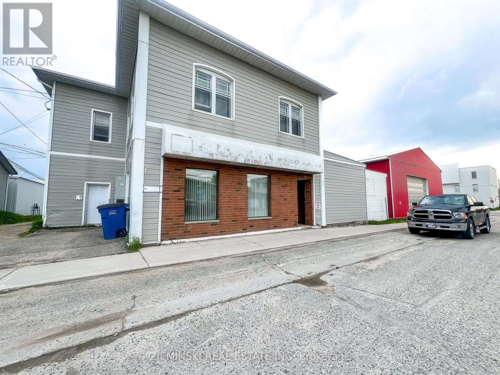 110-112 Third Street W, Cochrane, Ontario  P0L 1C0 - Photo 2 - T12873800