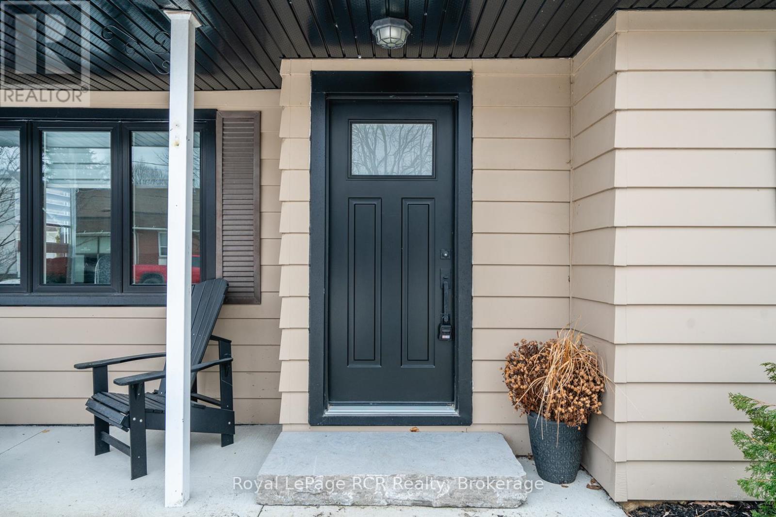 226 Birmingham Street W, Wellington North, Ontario  N0G 2L1 - Photo 10 - X12873820