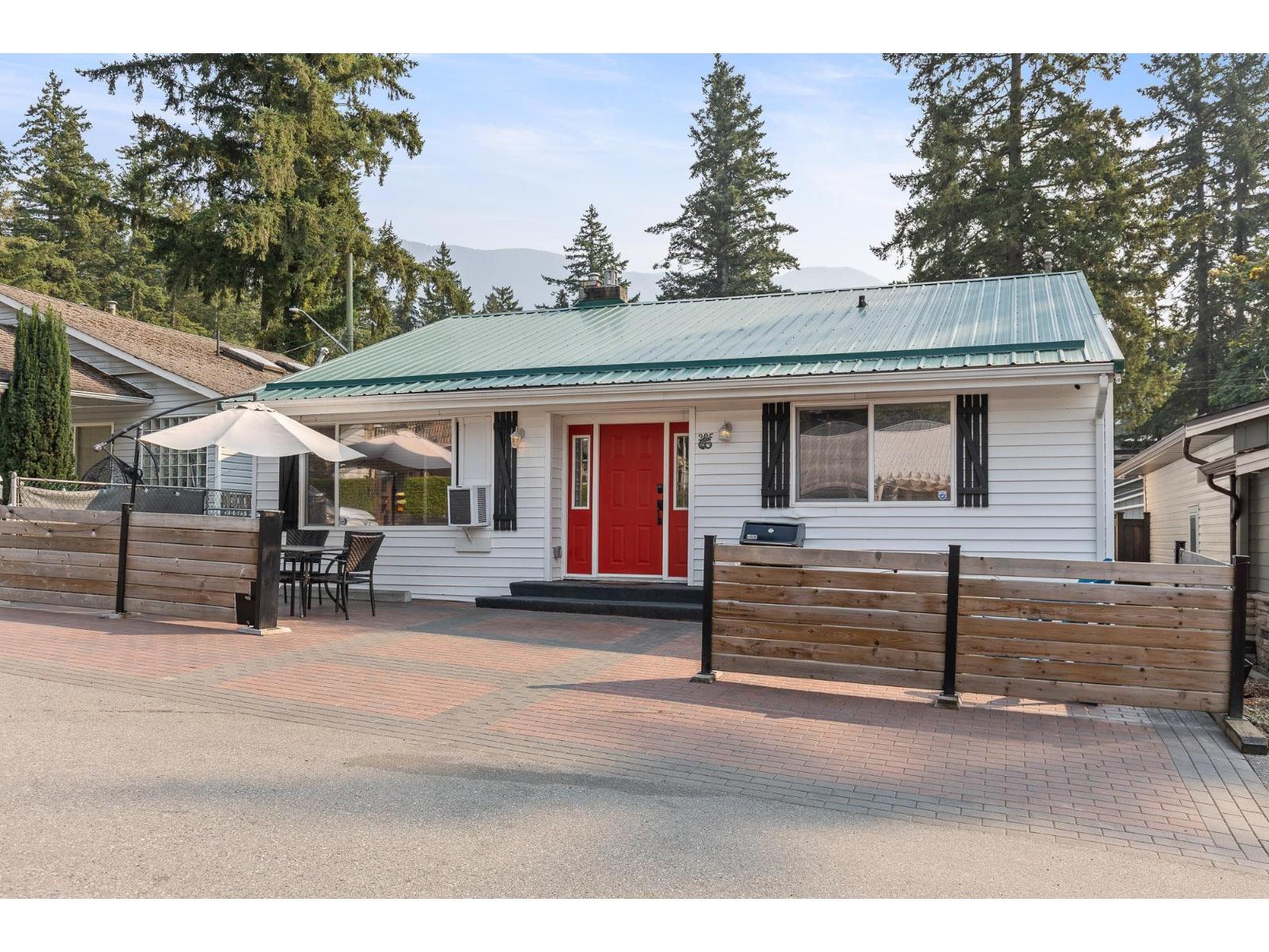 395 ALDER STREET|Cultus Lake North