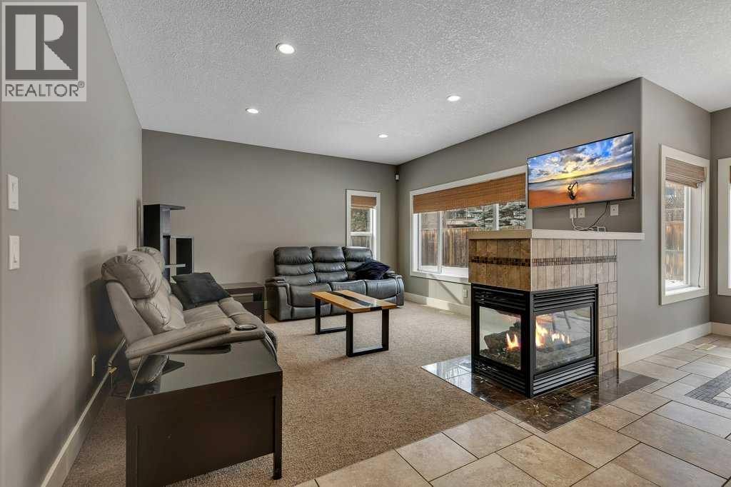 319 Valley Crest Court Nw, Calgary, Alberta  T3B 5Y4 - Photo 11 - A2292677