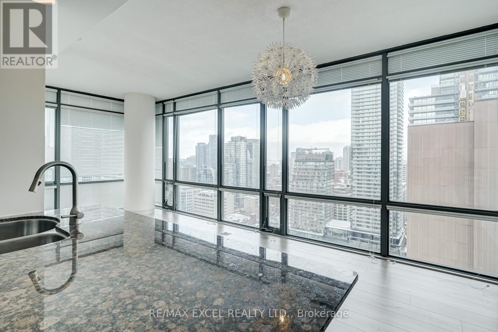 2806 - 37 Grosvenor Street, Toronto, Ontario  M4Y 3G5 - Photo 17 - C12873826