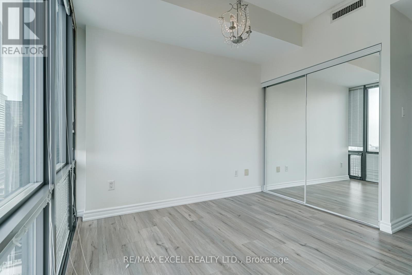 2806 - 37 Grosvenor Street, Toronto, Ontario  M4Y 3G5 - Photo 24 - C12873826
