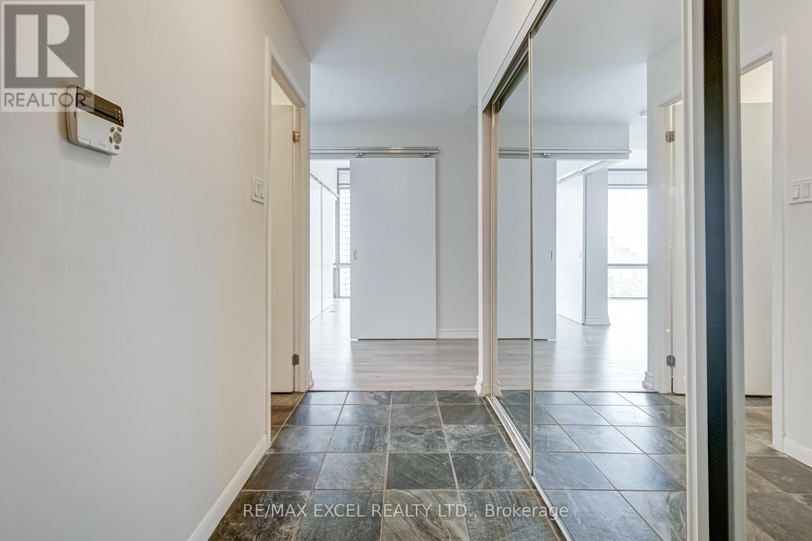 2806 - 37 Grosvenor Street, Toronto, Ontario  M4Y 3G5 - Photo 6 - C12873826