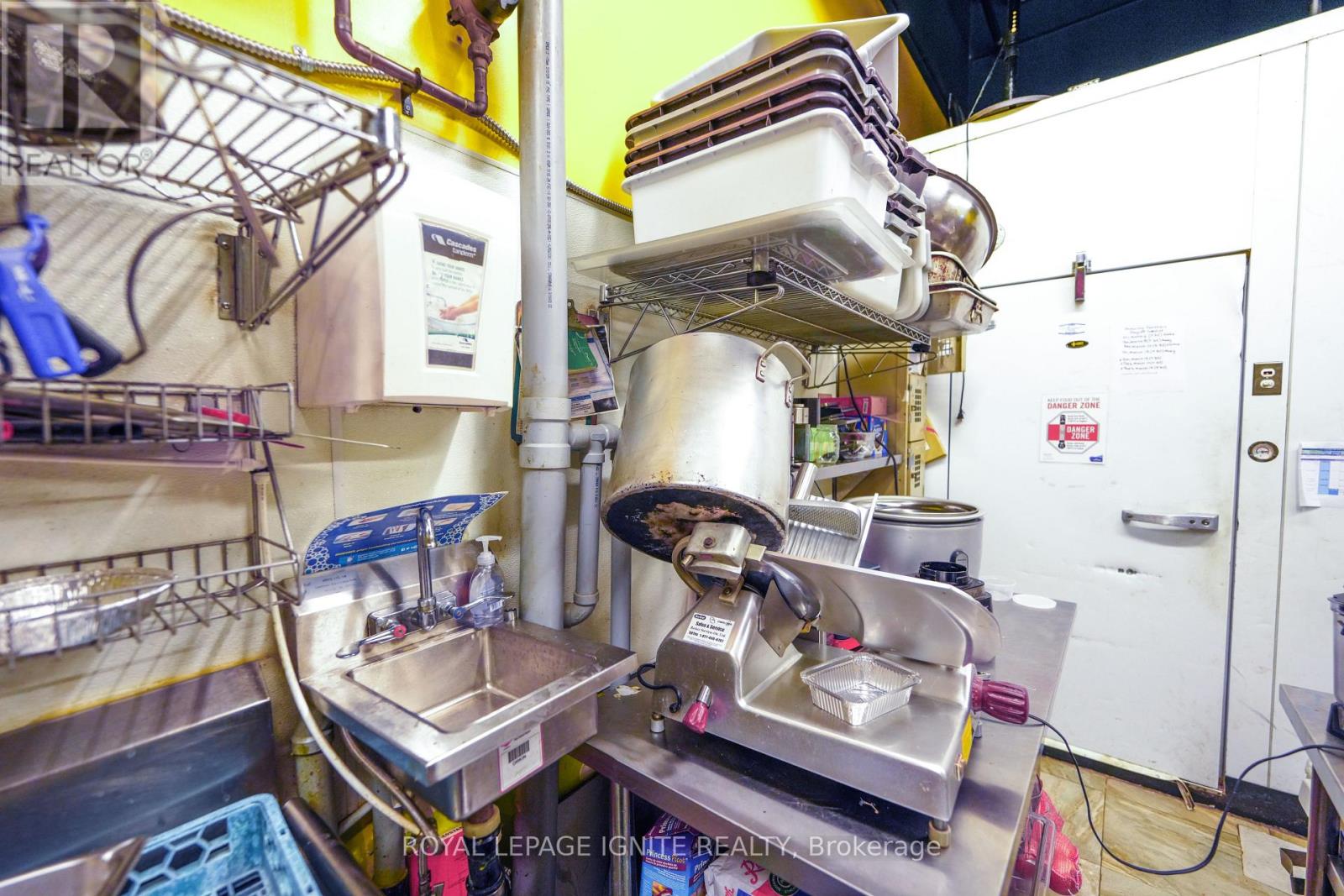 9 - 200 Carnwith Drive E, Whitby (Brooklin), Ontario  L1M 0A1 - Photo 6 - E12873770