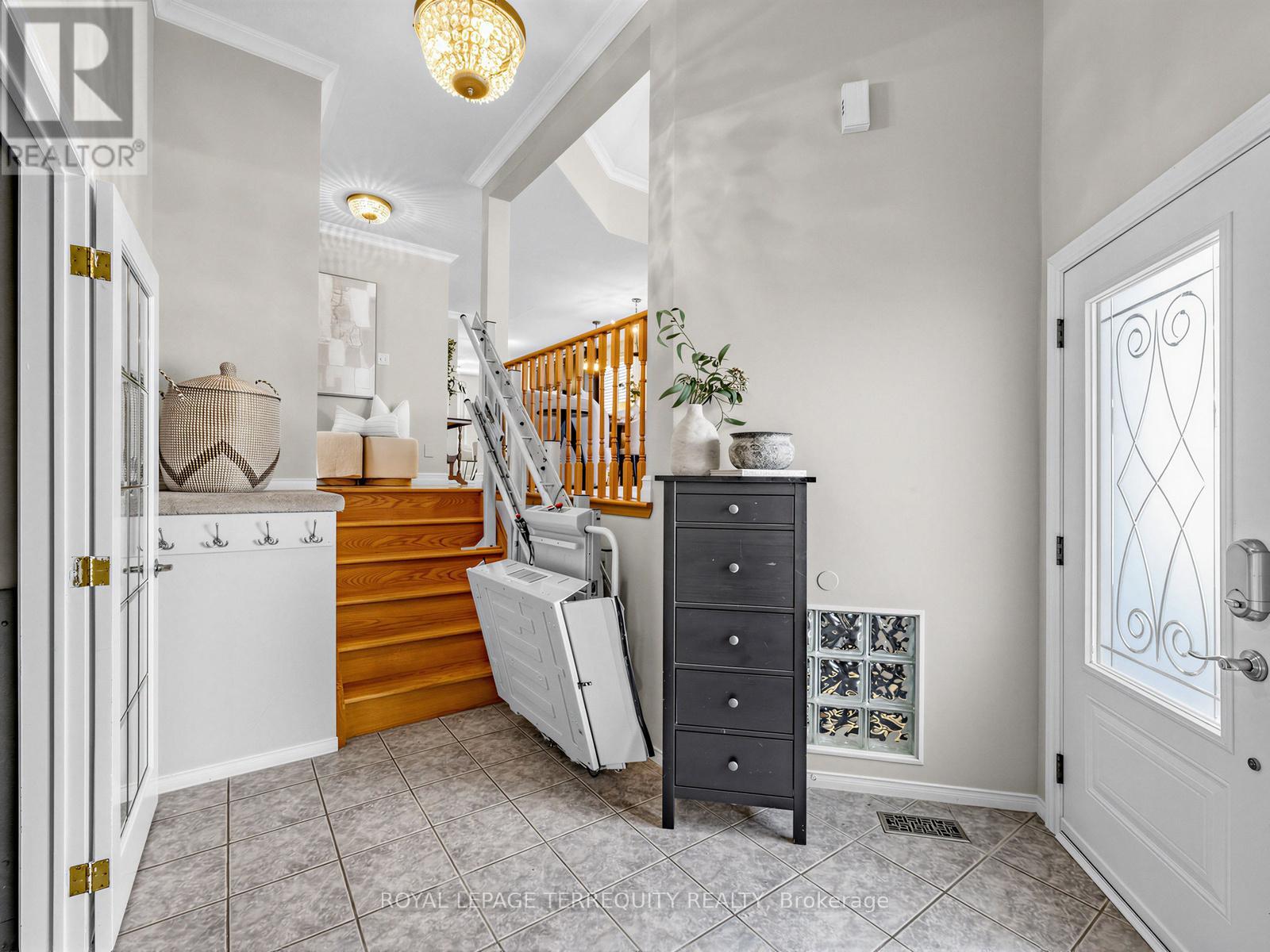 71 Hooper Square, Clarington, Ontario  L1C 4X8 - Photo 4 - E12873850