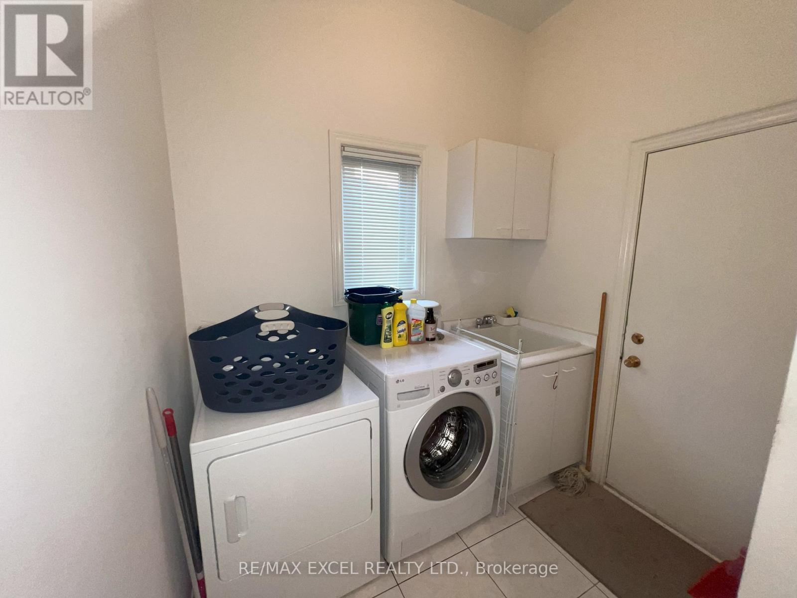 84 White Lotus Circle, Markham, Ontario  L6C 1V7 - Photo 13 - N12873830