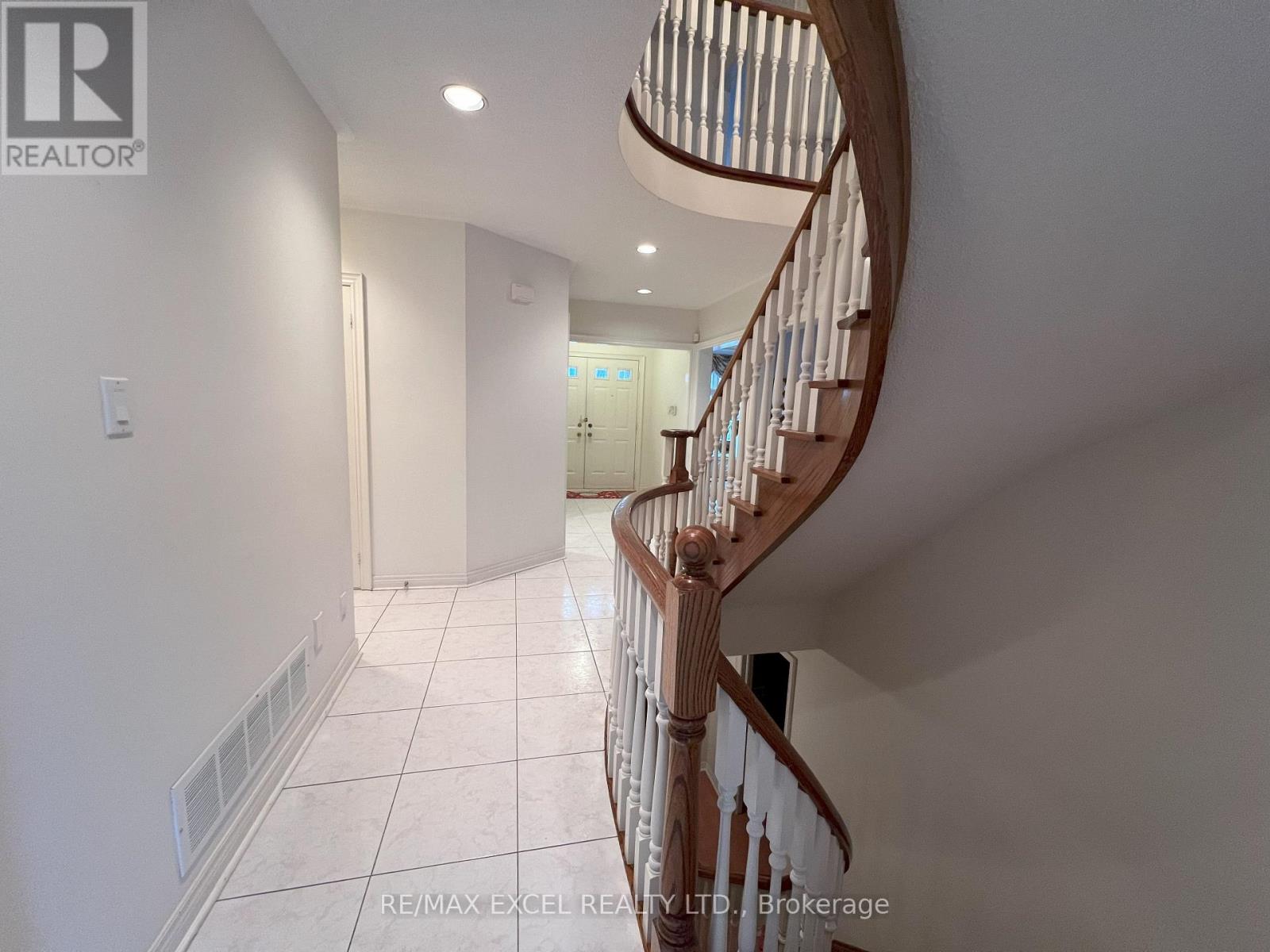 84 White Lotus Circle, Markham, Ontario  L6C 1V7 - Photo 25 - N12873830