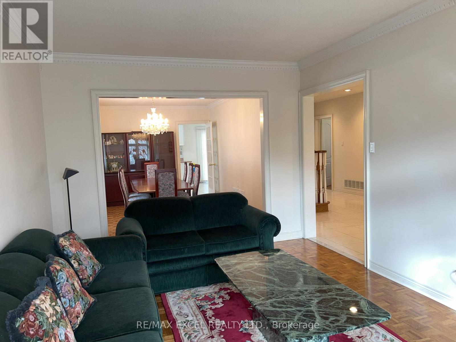 84 White Lotus Circle, Markham, Ontario  L6C 1V7 - Photo 3 - N12873830