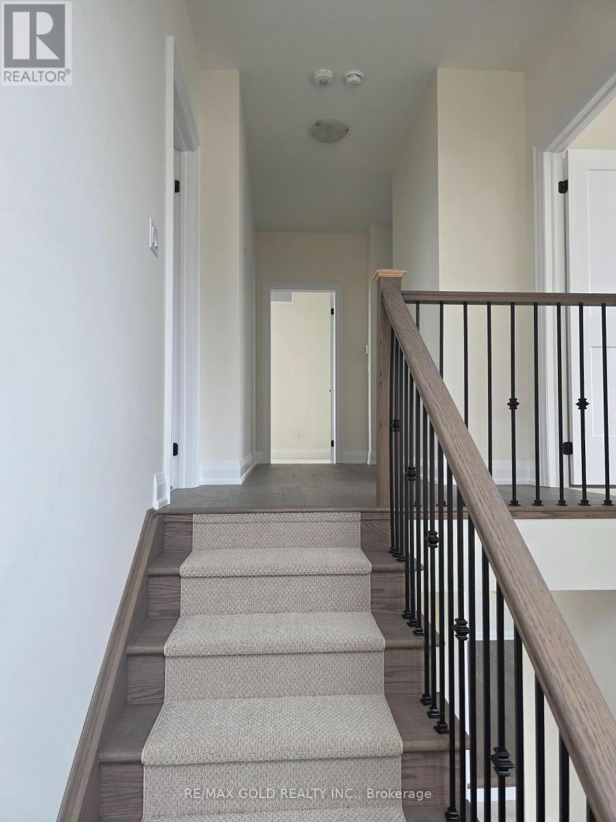 8 Vinnicombe Drive, Oro-Medonte, Ontario  L0L 2L0 - Photo 15 - S12873762