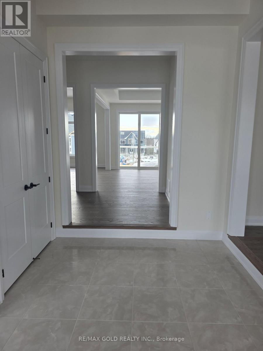 8 Vinnicombe Drive, Oro-Medonte, Ontario  L0L 2L0 - Photo 3 - S12873762