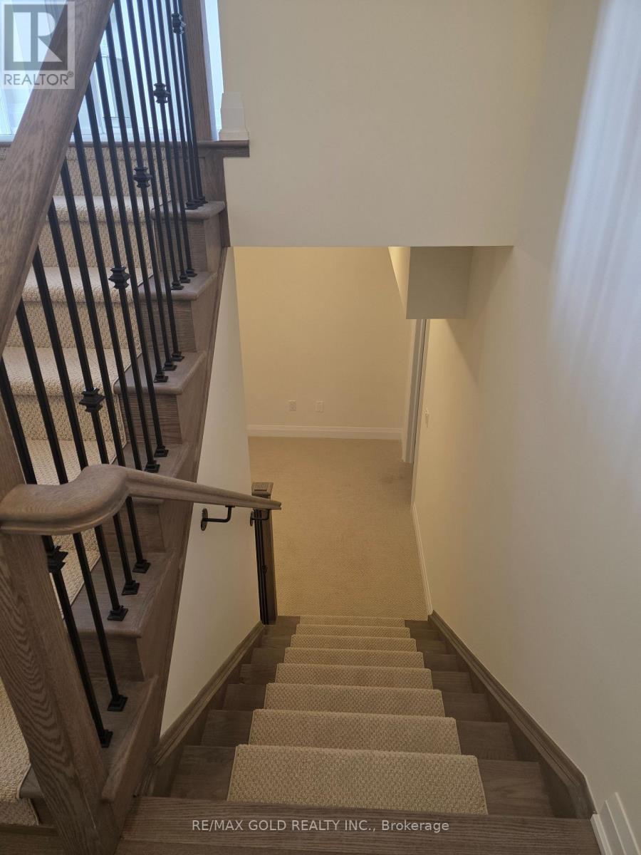 8 Vinnicombe Drive, Oro-Medonte, Ontario  L0L 2L0 - Photo 28 - S12873762