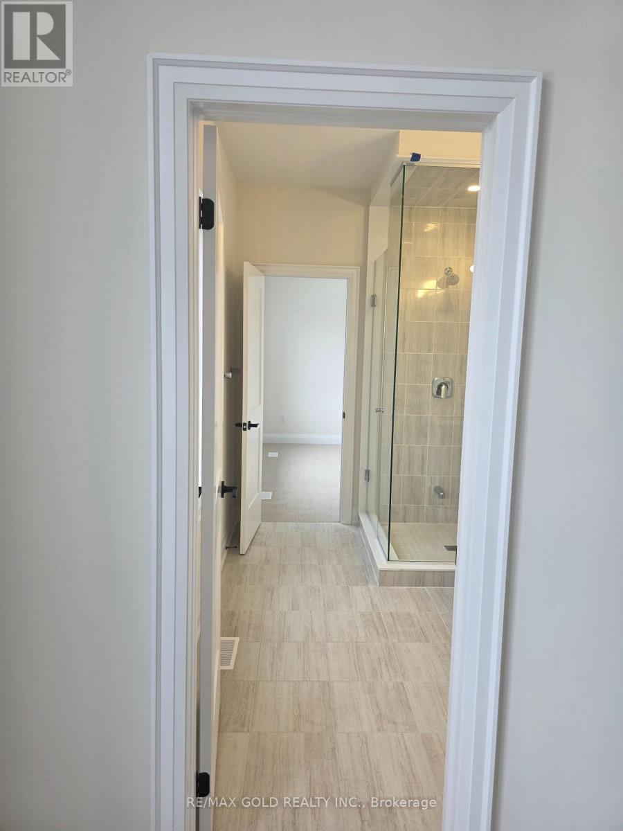 8 Vinnicombe Drive, Oro-Medonte, Ontario  L0L 2L0 - Photo 17 - S12873762