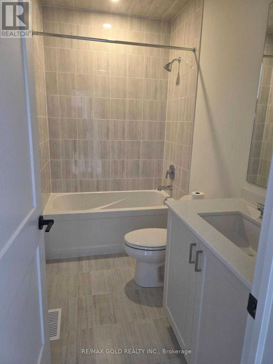 8 Vinnicombe Drive, Oro-Medonte, Ontario  L0L 2L0 - Photo 25 - S12873762