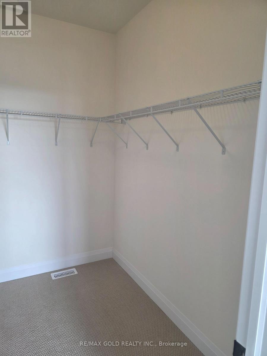 8 Vinnicombe Drive, Oro-Medonte, Ontario  L0L 2L0 - Photo 22 - S12873762