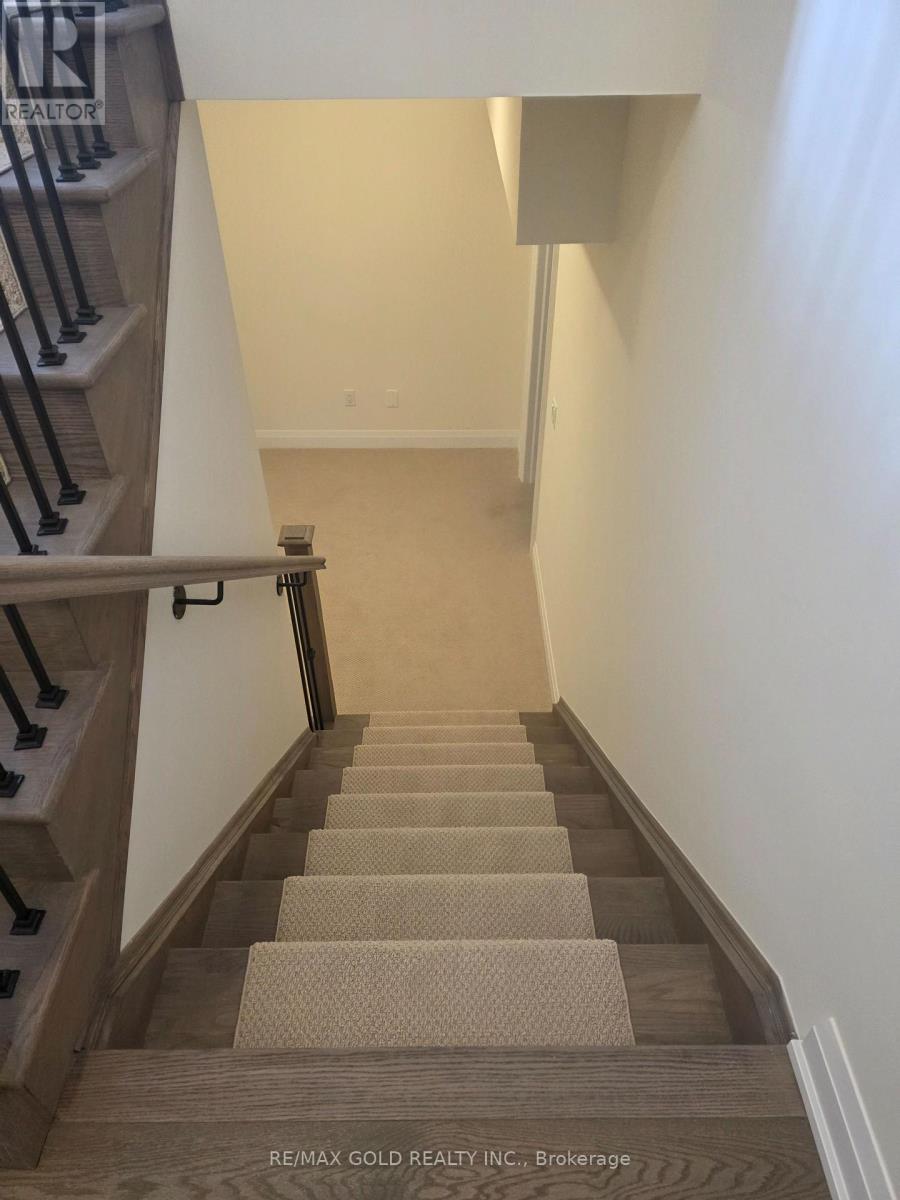 8 Vinnicombe Drive, Oro-Medonte, Ontario  L0L 2L0 - Photo 27 - S12873762