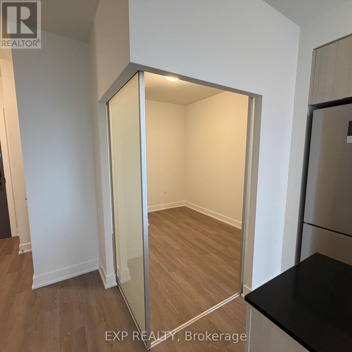 409 - 2088 James Street, Burlington, Ontario  L7R 1H6 - Photo 10 - W12873756