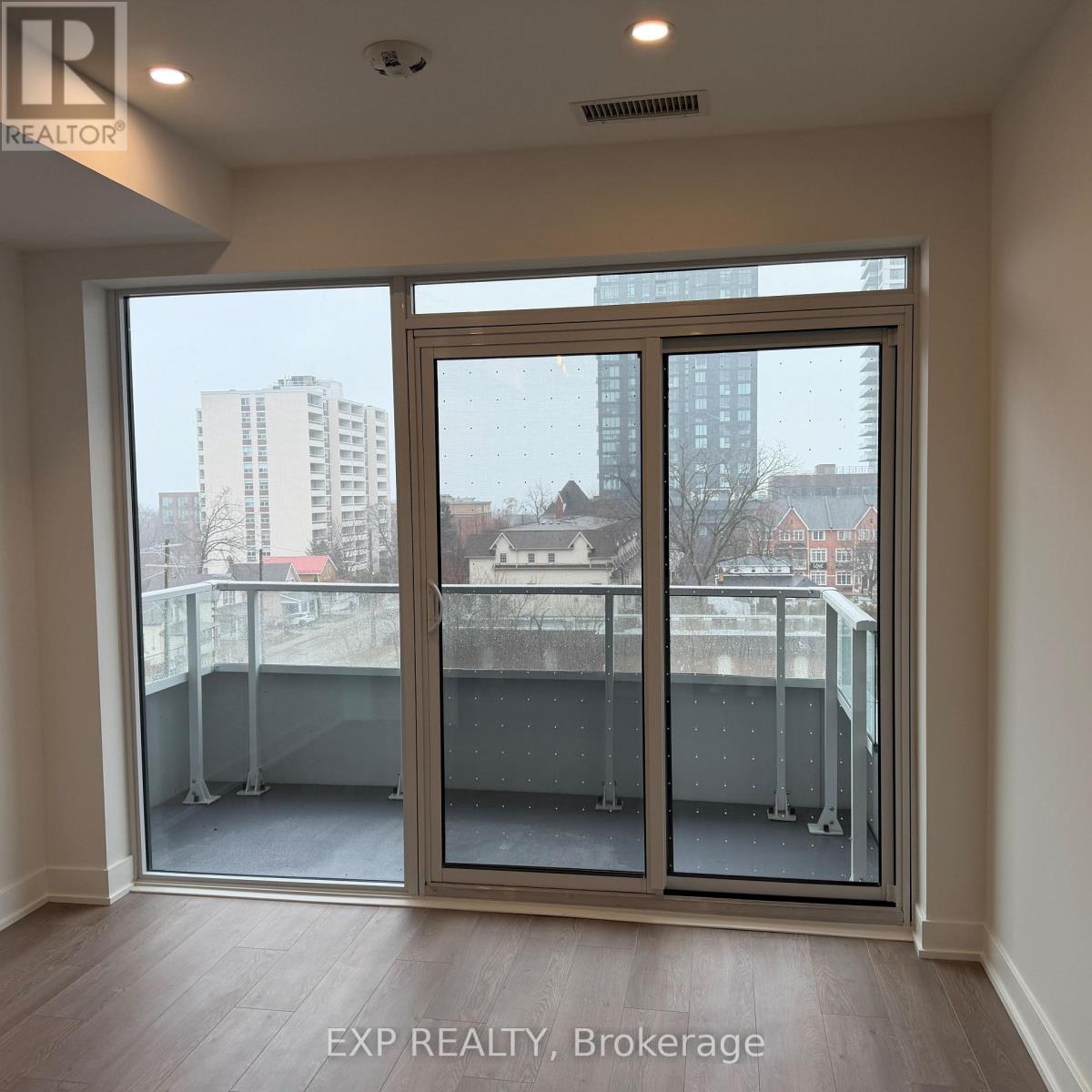 409 - 2088 James Street, Burlington, Ontario  L7R 1H6 - Photo 13 - W12873756