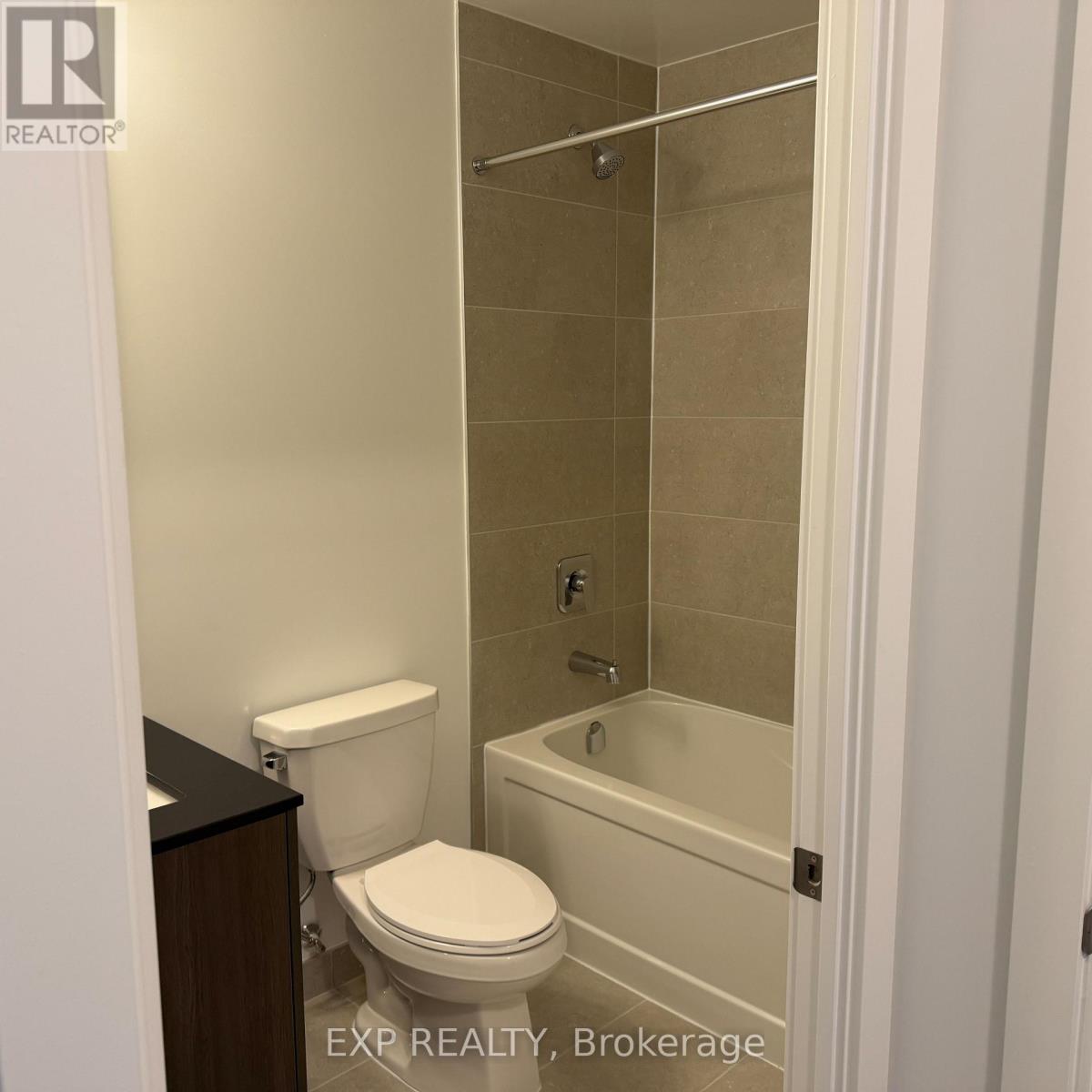 409 - 2088 James Street, Burlington, Ontario  L7R 1H6 - Photo 5 - W12873756