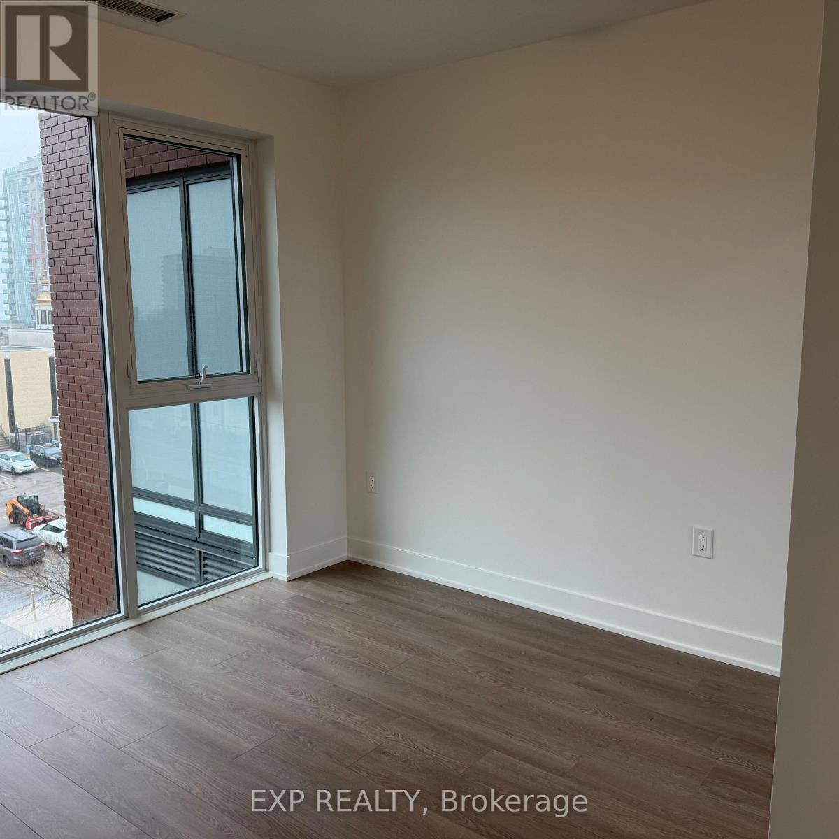 409 - 2088 James Street, Burlington, Ontario  L7R 1H6 - Photo 7 - W12873756