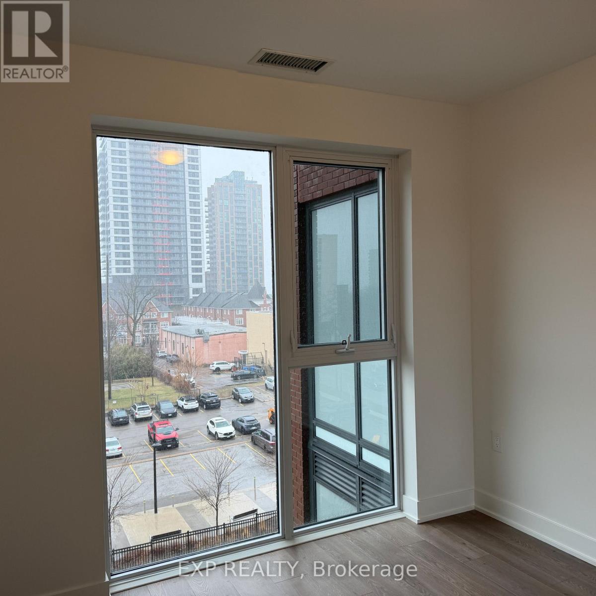 409 - 2088 James Street, Burlington, Ontario  L7R 1H6 - Photo 8 - W12873756