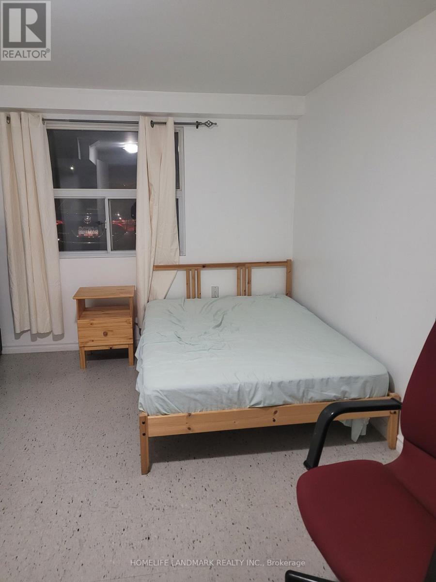 Lower - 3249 Oakglade Crescent, Mississauga, Ontario  L5C 1X4 - Photo 4 - W12873784