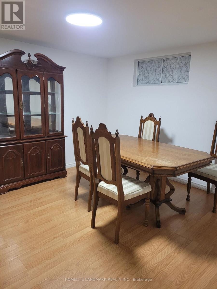 Lower - 3249 Oakglade Crescent, Mississauga, Ontario  L5C 1X4 - Photo 6 - W12873784