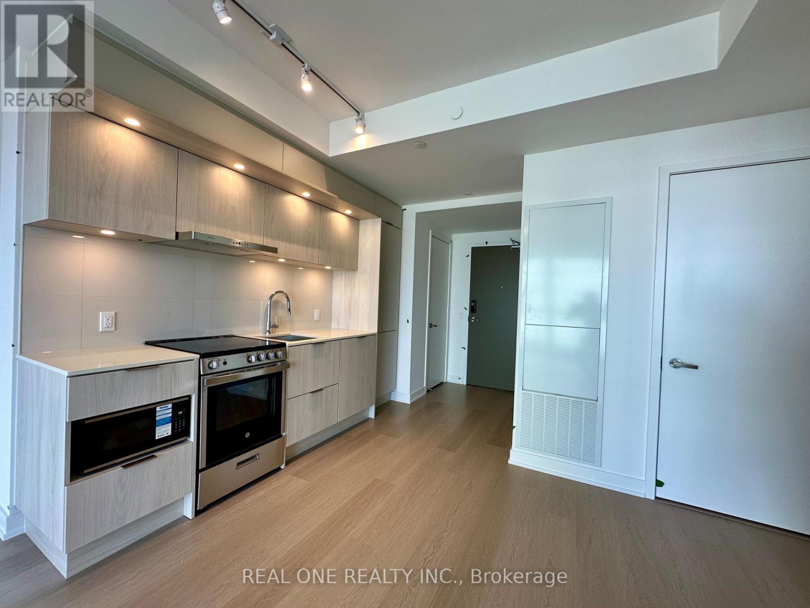 3107 - 448 Burhamthorpe Road W, Mississauga, Ontario  L5B 4M6 - Photo 14 - W12873844