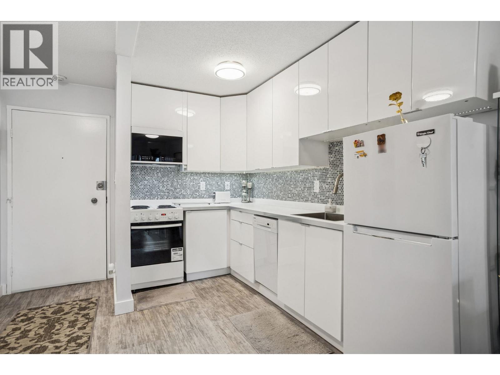 303 1717 W 13TH AVENUE, Vancouver, British Columbia