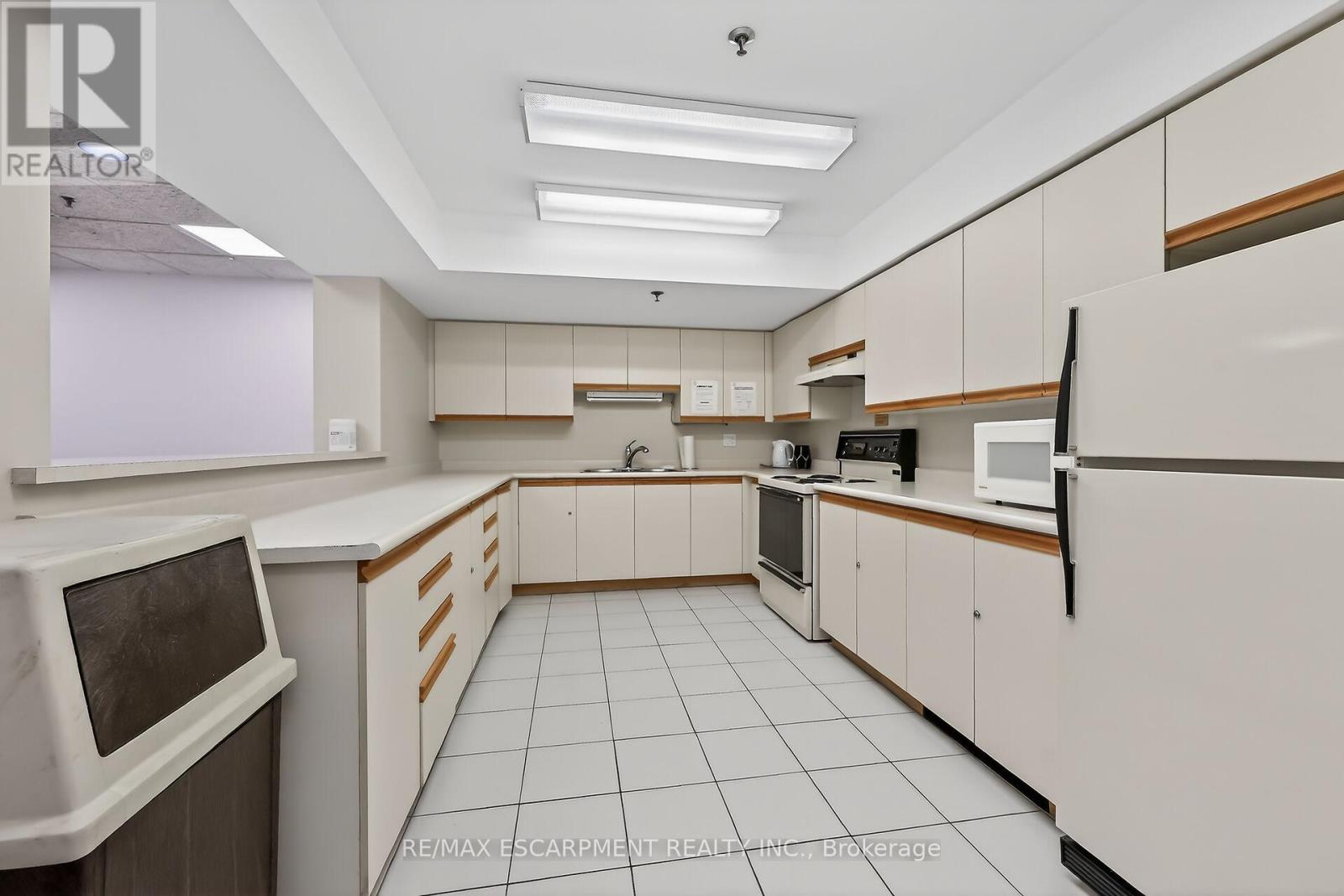 301 - 495 Highway 8, Hamilton, Ontario  L8G 5E1 - Photo 45 - X12873768