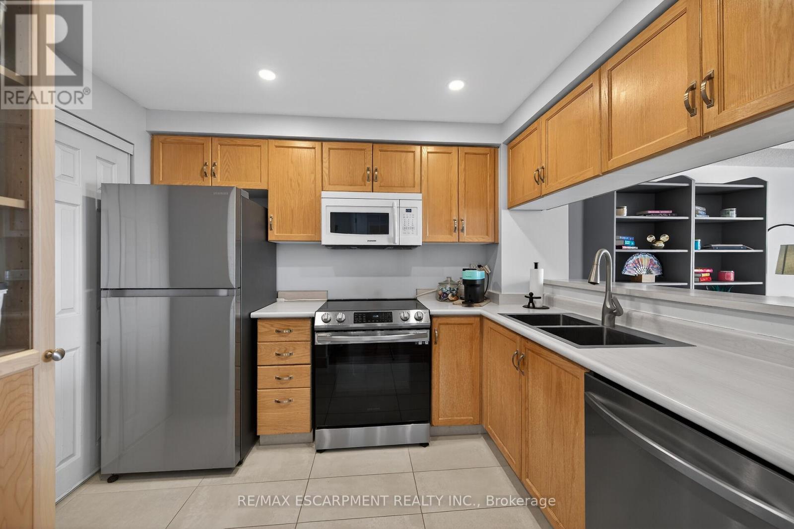 301 - 495 Highway 8, Hamilton, Ontario  L8G 5E1 - Photo 8 - X12873768