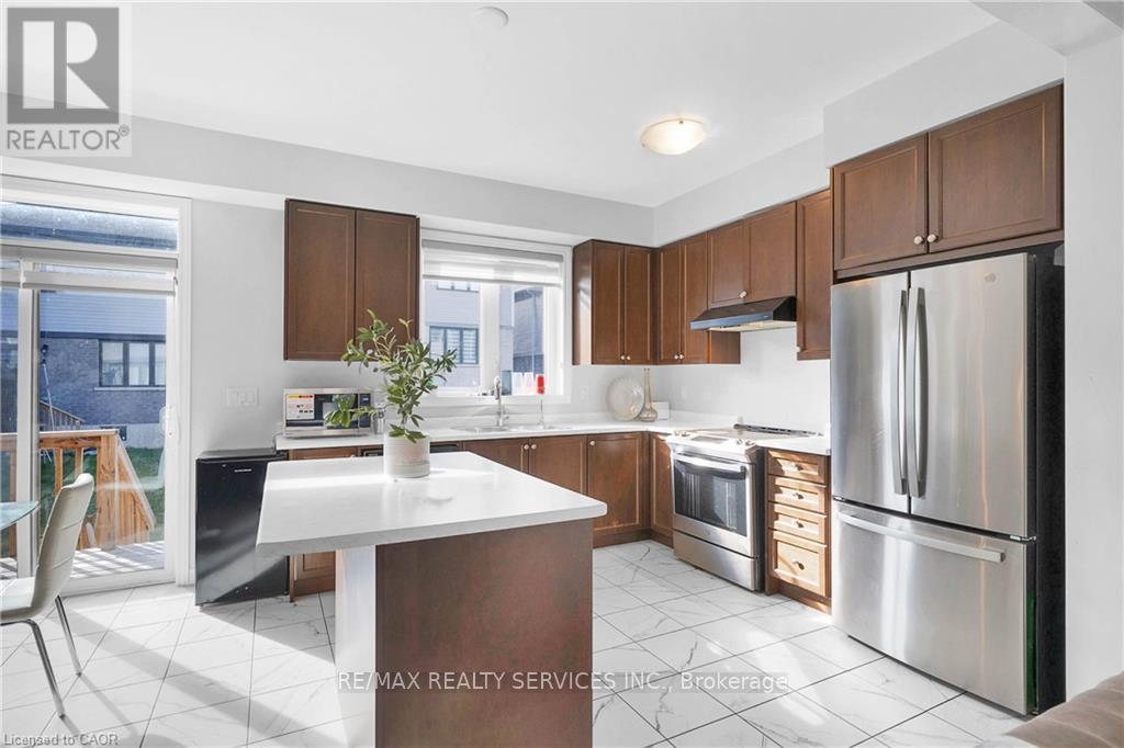 406 Dolman Street, Woolwich, Ontario  N0B 1M0 - Photo 15 - X12873790