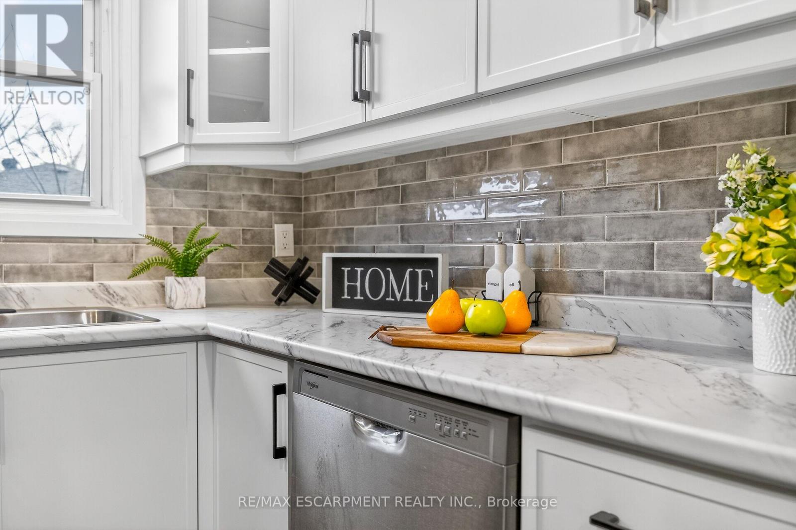 5 - 74 Ellis Avenue, Hamilton, Ontario  L8H 4L9 - Photo 12 - X12873796