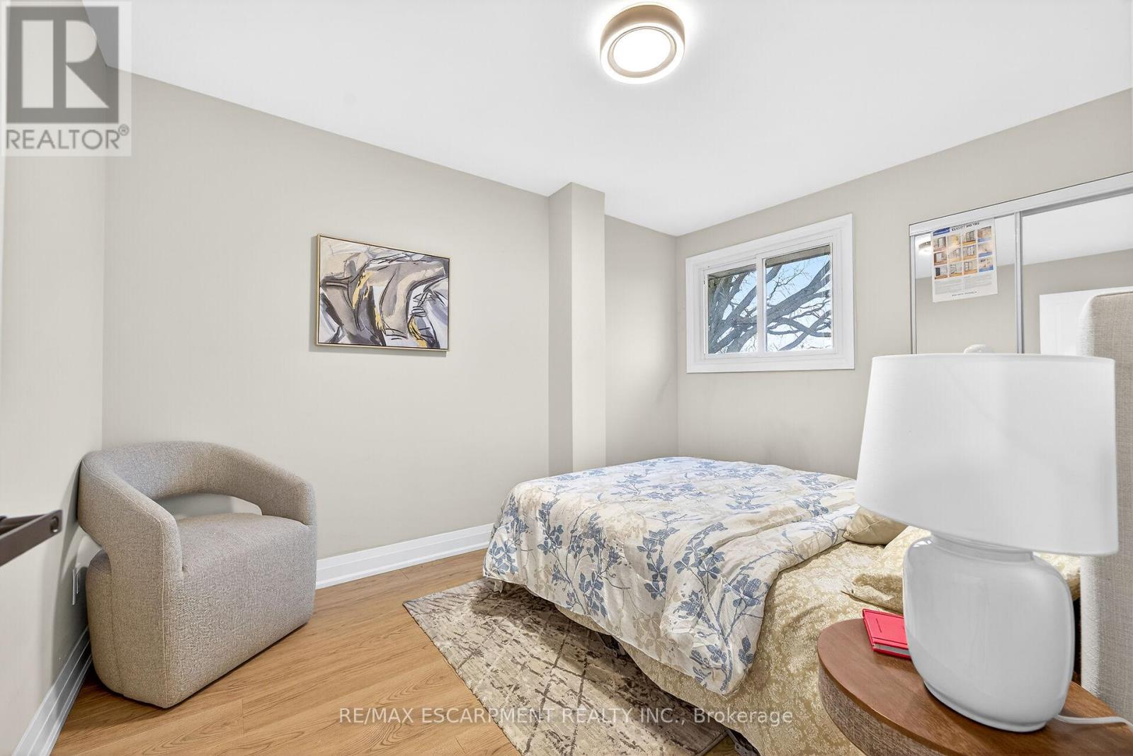 5 - 74 Ellis Avenue, Hamilton, Ontario  L8H 4L9 - Photo 33 - X12873796