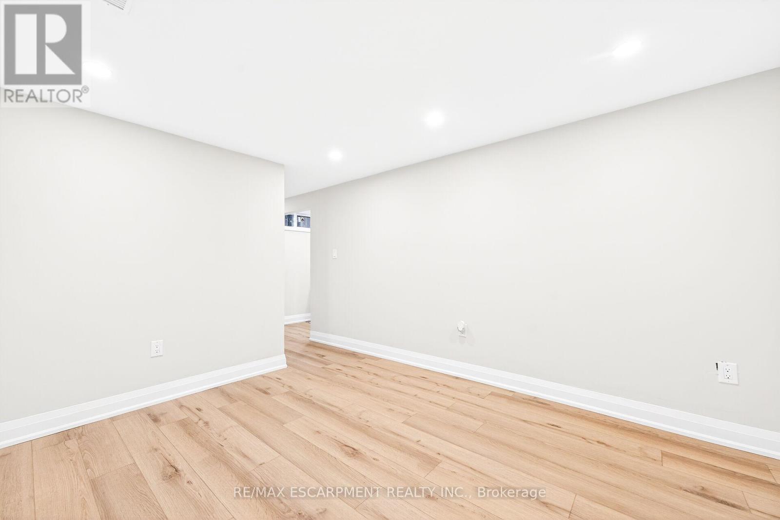 5 - 74 Ellis Avenue, Hamilton, Ontario  L8H 4L9 - Photo 43 - X12873796