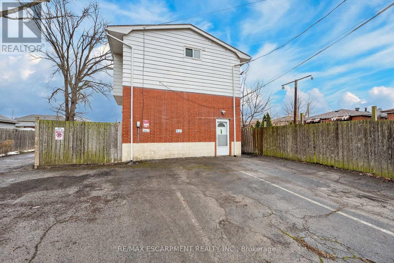 5 - 74 Ellis Avenue, Hamilton, Ontario  L8H 4L9 - Photo 48 - X12873796