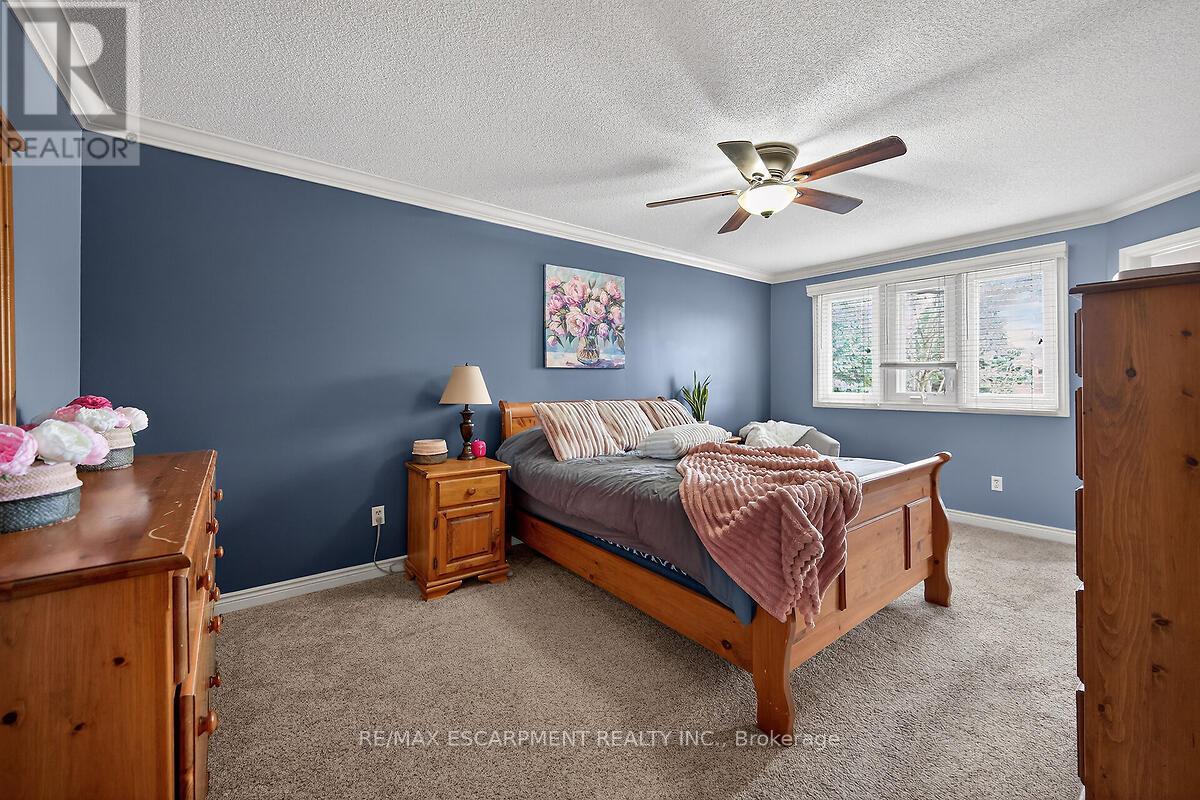 208 Meadowbrook Drive E, Hamilton, Ontario  L9G 4P5 - Photo 20 - X12873818