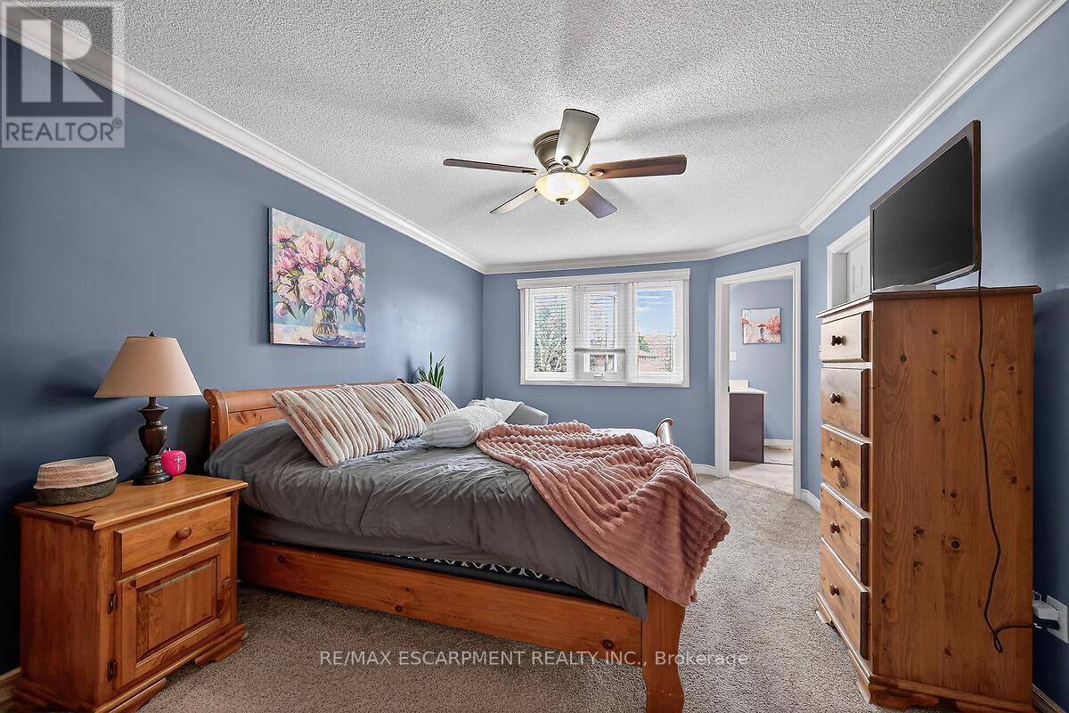 208 Meadowbrook Drive E, Hamilton, Ontario  L9G 4P5 - Photo 21 - X12873818