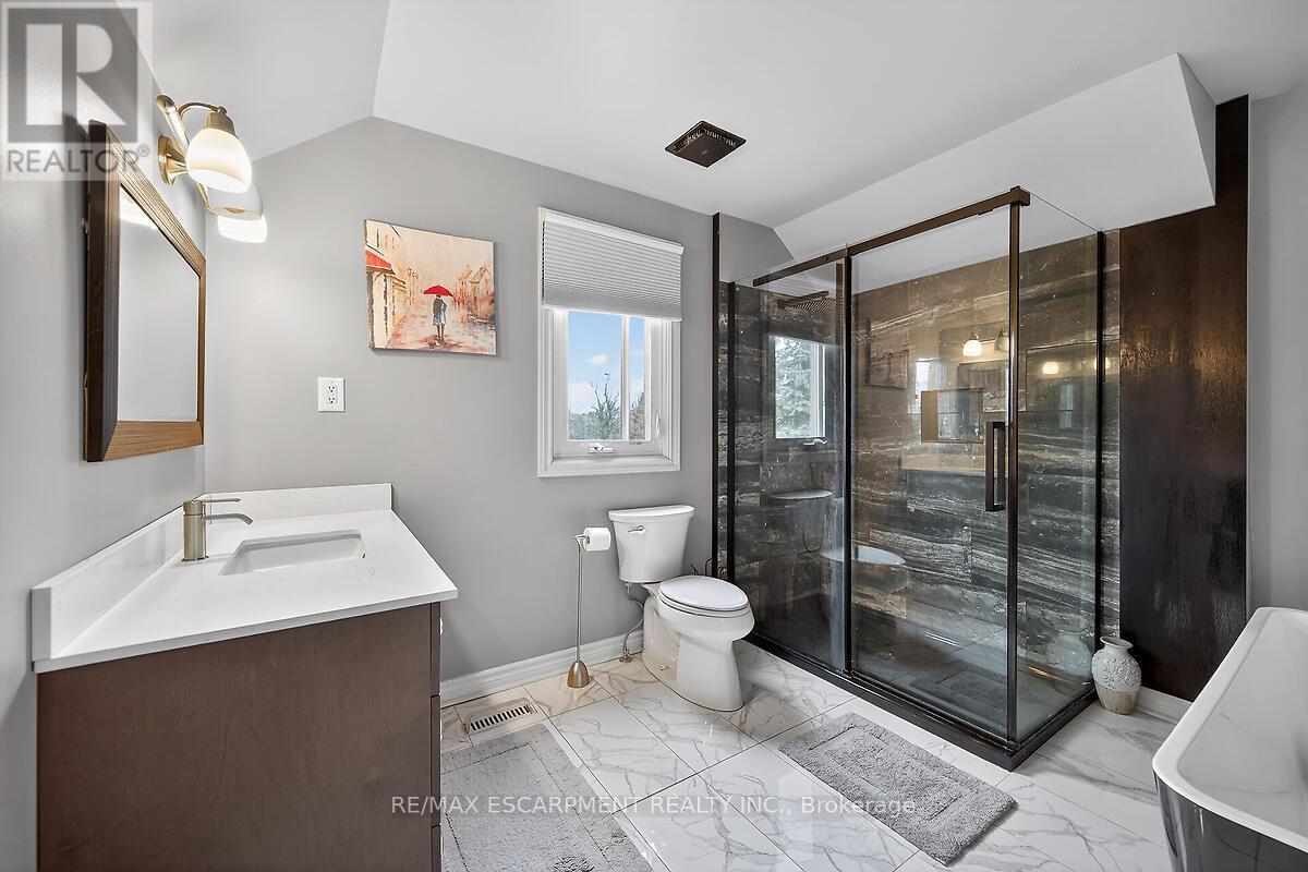 208 Meadowbrook Drive E, Hamilton, Ontario  L9G 4P5 - Photo 22 - X12873818