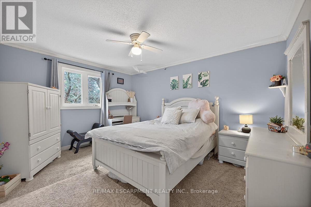 208 Meadowbrook Drive E, Hamilton, Ontario  L9G 4P5 - Photo 24 - X12873818