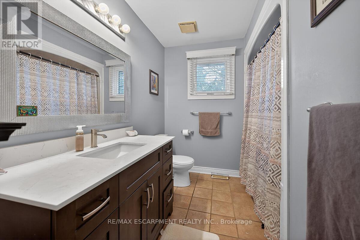 208 Meadowbrook Drive E, Hamilton, Ontario  L9G 4P5 - Photo 27 - X12873818