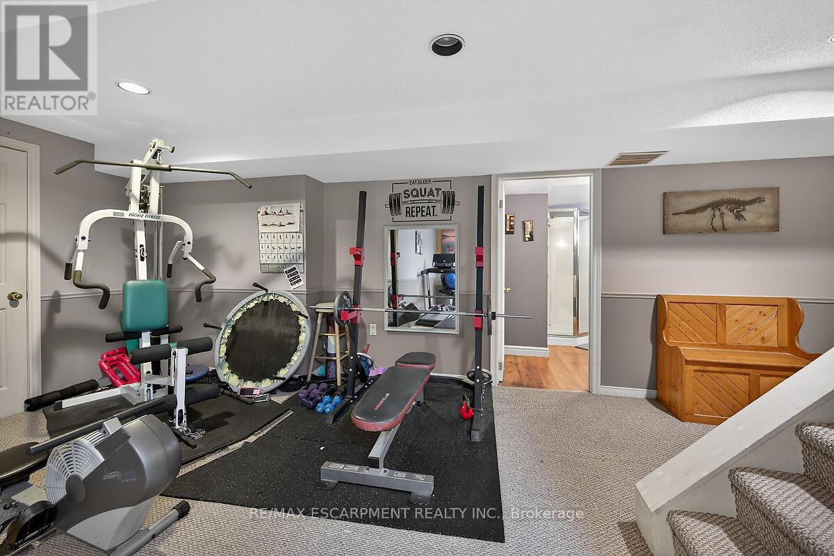 208 Meadowbrook Drive E, Hamilton, Ontario  L9G 4P5 - Photo 30 - X12873818