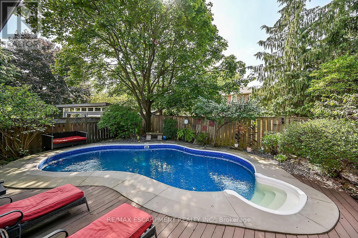 208 Meadowbrook Drive E, Hamilton, Ontario  L9G 4P5 - Photo 41 - X12873818